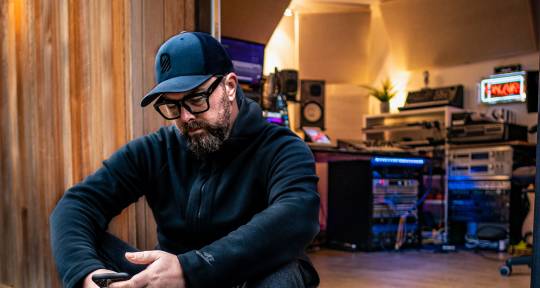 Mix Master Producer Electronic - Mark Yardley